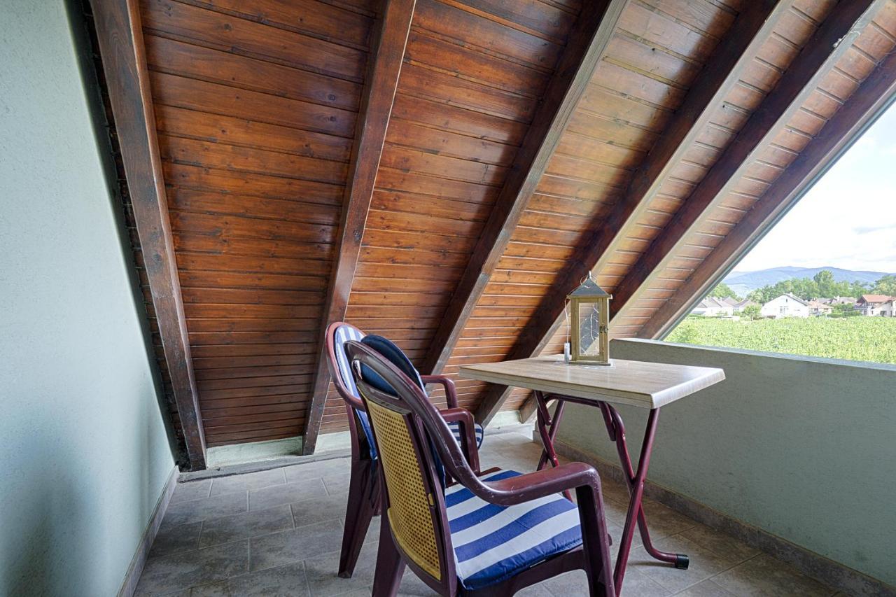 Aux Pieds Des Vignes Bed & Breakfast Ингерсайм Екстериор снимка