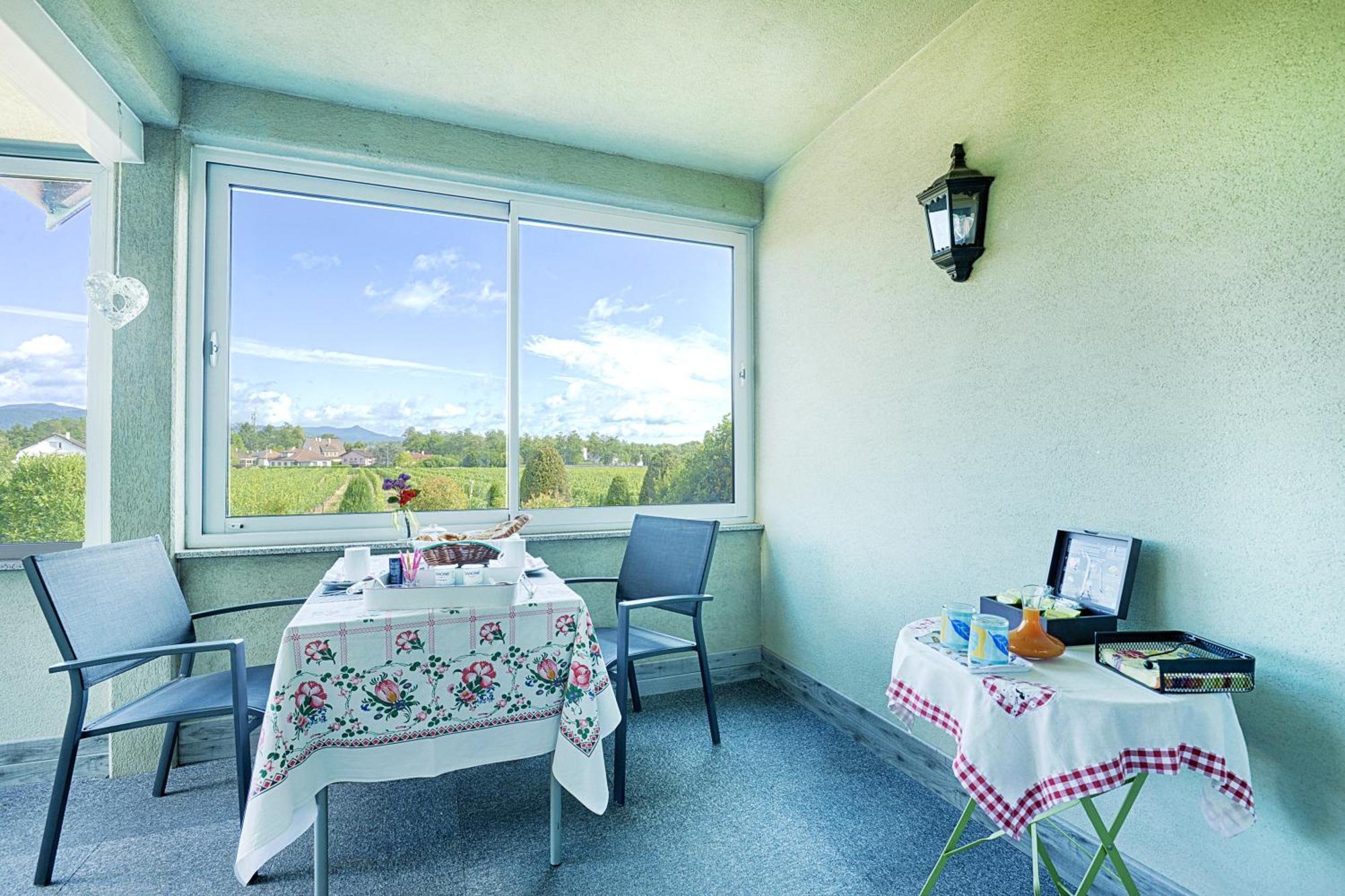 Aux Pieds Des Vignes Bed & Breakfast Ингерсайм Екстериор снимка